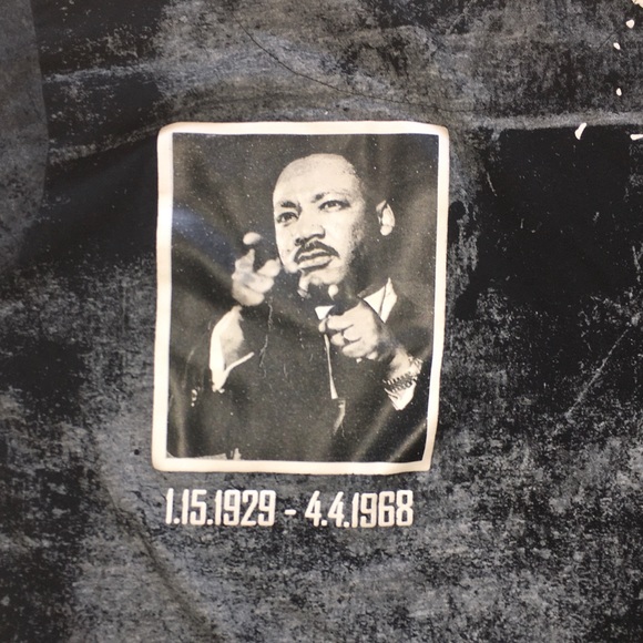 Dark gray Martin Luther King Jr. t-shirt. - Picture 4 of 5